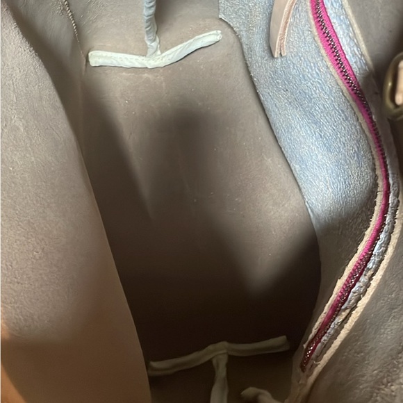 Meanwhile back on the farm birch white leather carryall crossbody - Picture 6 of 6